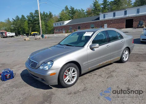 2003 Mercedes-Benz C 240 from USA, damaged, VIN WDBRF81J33F416250
